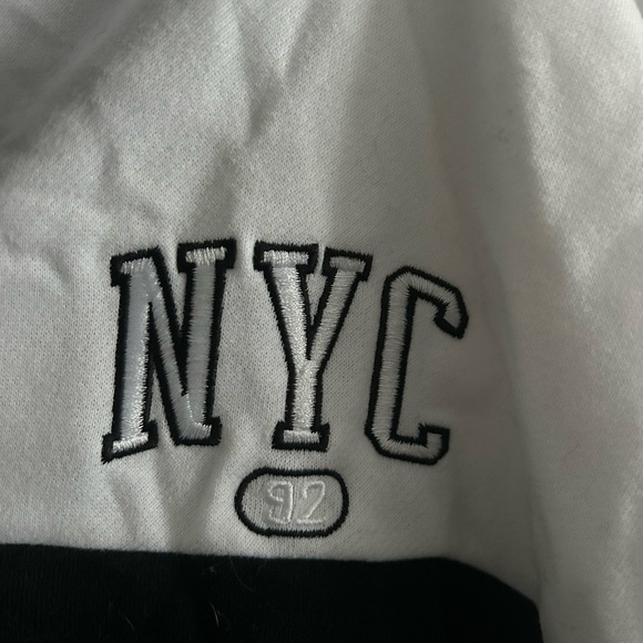 Cropped sweater - Picture 2 of 3